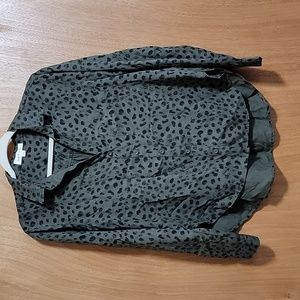 Anthropologie Cloth and Stone Green Leopard Print Button Down Blouse Sz M